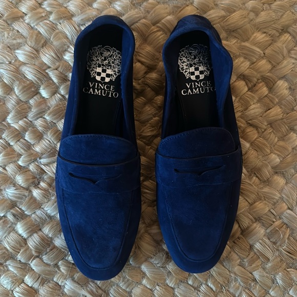 NWOT Vince Camuto Macinda Loafer Navy Suede Flat size 6 - Picture 2 of 5